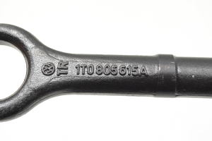 Volkswagen Passat B7 (2010–2014) Abschleppöse 1T0805615A - 2