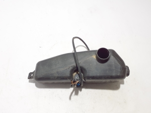 RENAULT Arkana (2019–2026) Front washer fluid reservoir 289107187R - 4