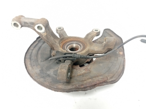 Mercedes Benz A-Class 176 (2012–2018) Front wheel hub A2463320501 - 4
