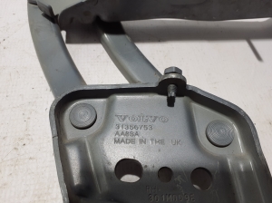  Engine cover hinge 