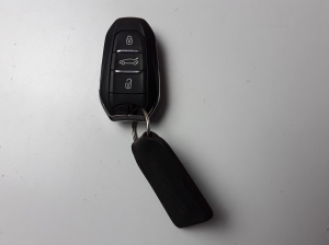   Ignition key 