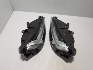 VOLVO V90 (2016–2026) Headlight - 3