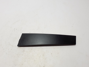 Tagumise külgukse klaasi välimine liist - 822839530R