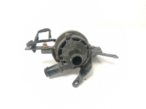 Mercedes Benz A-Class 176 (2012–2018) Auxiliary water pump A0005000686 - 4