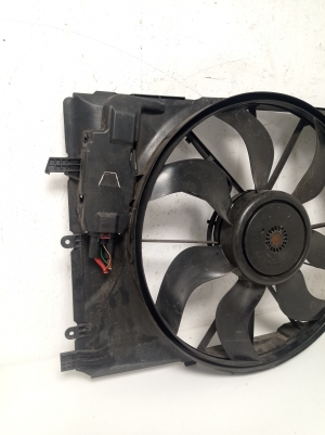 Mercedes Benz A-Class 176 (2012–2018) Dzesēšanas ventilators un tā daļas A2465000064 - 3