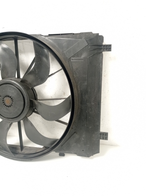 Mercedes Benz A-Class 176 (2012–2018) Dzesēšanas ventilators un tā daļas A2465000064 - 4