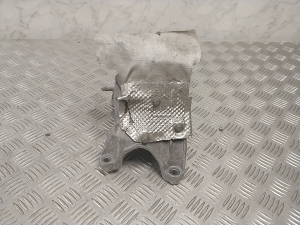  Engine holder 