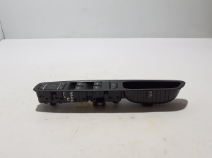RENAULT Arkana (2019–2026) Front door glass switch 809610087R - 2