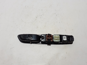 RENAULT Arkana (2019–2026) Front door glass switch 809610087R - 3