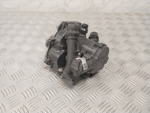 AUDI A5 (2007–2016) Veepump 06L121111H - 2