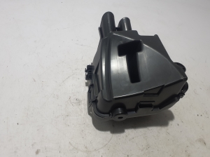 RENAULT Arkana (2019–2026) Drošinātāju bloka korpuss zem motora pārsega 243803298R - 4