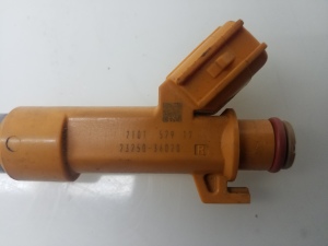  Fuel injector 