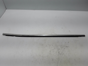 Tagumise külgukse klaasi välimine liist - 828200823R