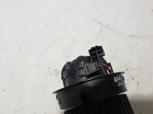 RENAULT Arkana (2019–2026) Heizungsgebläsemotor 272100759R - 4