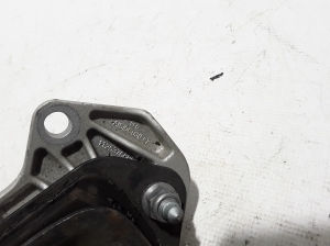 RENAULT Arkana (2019–2026) Getriebehalter 112537688R - 2