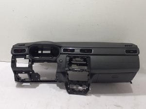 Dashboard - 681001137R