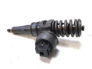  Fuel injector 