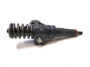  Fuel injector 