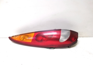  Rear corner lamp 