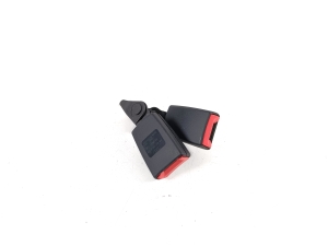 Volkswagen Golf VI (2008–2013) Boucle de ceinture de sécurité arrière 8J8857739H - 2