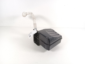 Volkswagen Golf VI (2008–2013) Front washer fluid reservoir 1K0955453S - 4