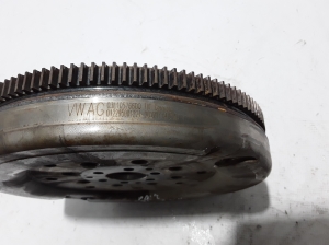  Clutch flywheel 