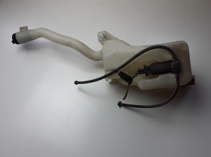 Alfa Romeo Giulietta (2010–2026) Front washer fluid reservoir B805 - 2