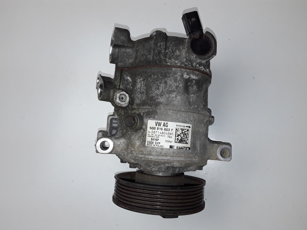 VOLKSWAGEN Golf 7 generation (2012-2024) Помпа кондиціонера 5Q0816803F 27554261