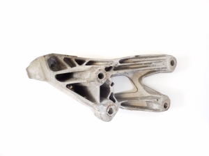 AUDI A4 B8 (2007–2016) Engine bracket 8K0199307 - 4