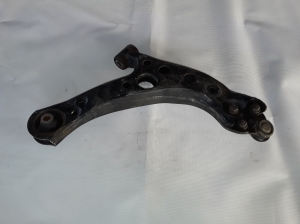 Suzuki Swace I (2020–2026) Querlenker vorne 4806947060 - 2