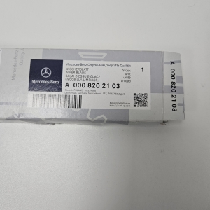 Mercedes Benz Sprinter W 907 (2018–2026) Scheibenwischermechanismus vorne und seine Teile A0008202103