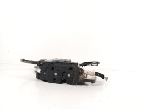 Volkswagen Golf VI (2008–2013) Front door lock 5K1837015B - 3
