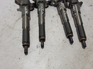  Fuel injector 