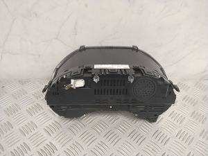Mercedes Benz A-Class 176 (2012–2018) Instrument cluster A1769008901 - 4