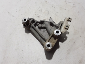 Skoda Karoq (2017–2026) Engine bracket 05L199207 - 3