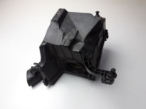 Ford Fiesta VI (2008–2017) Luftfiltergehäuse BV619C679C - 3