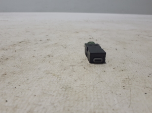 Skoda Karoq (2017–2026) USB port 3G5035726 - 3