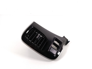 Mitsubishi Outlander (2012–2021) Dashboard air vent grilles 8030A203 - 4