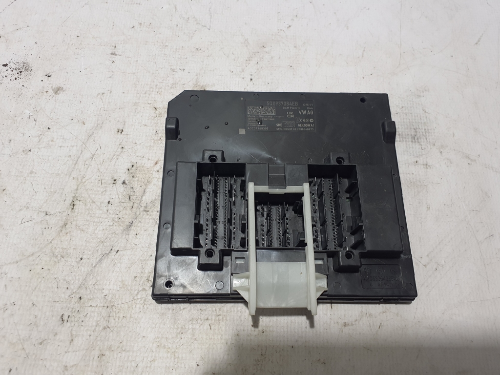 Skoda Karoq (2017–2026) Komforta bloks 5Q0937084EB Skoda Karoq (2017–2026) Komforta bloks 5Q0937084EB