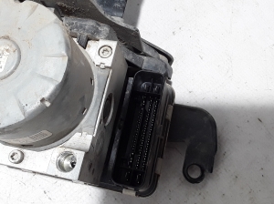Skoda Karoq (2017–2026) ABS unit 5Q0614517GA - 4