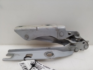  Engine cover hinge 