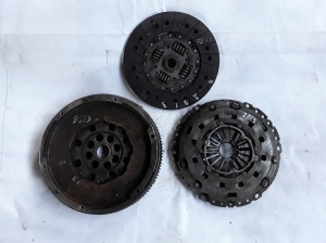 Land Rover Freelander (2006–2014) Sajūgs un tā daļas LR004321 - 2