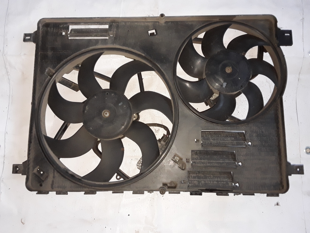 Land Rover Freelander (2006–2014) Dzesēšanas ventilators un tā daļas LR002660 Land Rover Freelander (2006–2014) Dzesēšanas ventilators un tā daļas LR002660