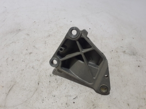  Front axle bracket 