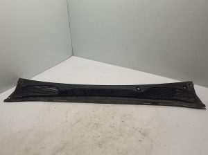   Grille d’auvent (garniture du mécanisme d’essuie-glace)  - 668114189R 