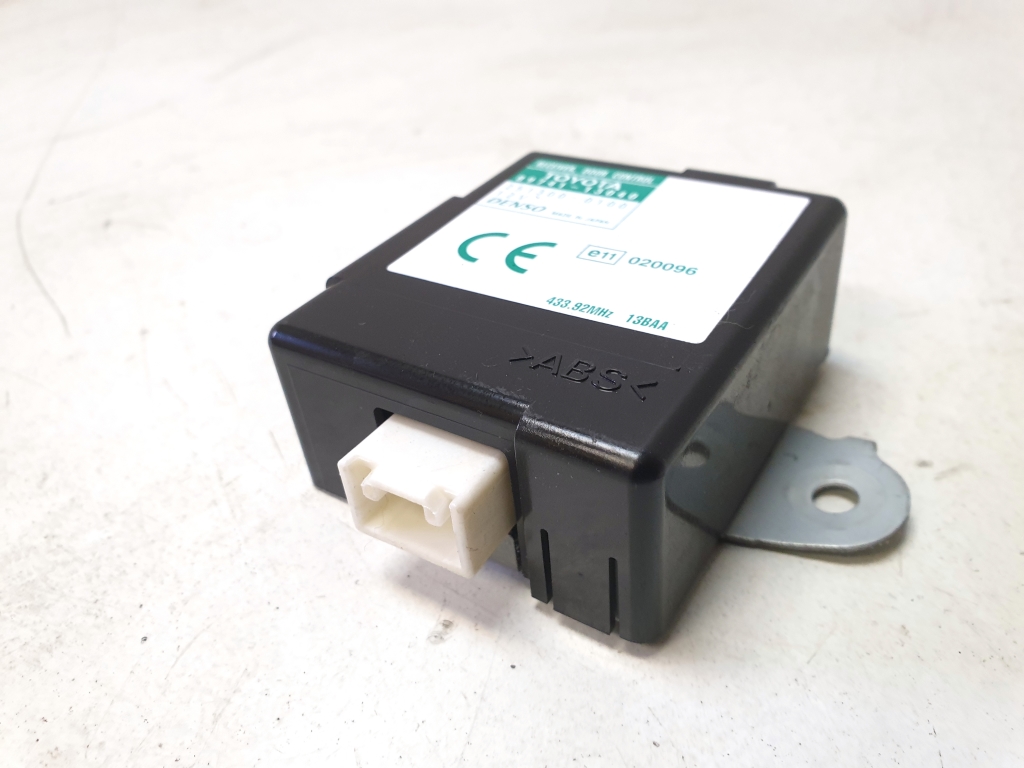 TOYOTA Corolla Verso 1 generation (2001-2009) Central locking control unit 8974113040 27396085