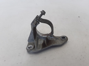   Front axle bracket 