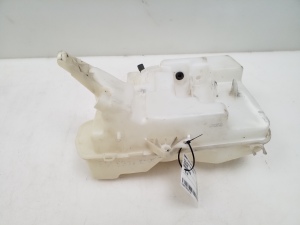 Front washer fluid reservoir - 7055349