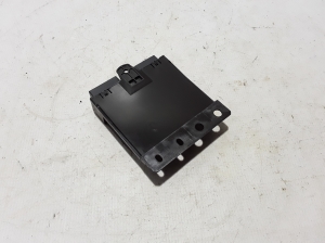  Trunk lid control module 