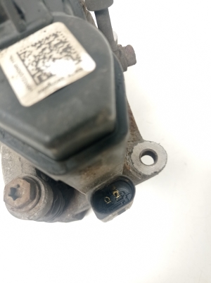 AUDI A4 B9 (2015–2026) Tagumine pidurisadul 8W0615403 - 4